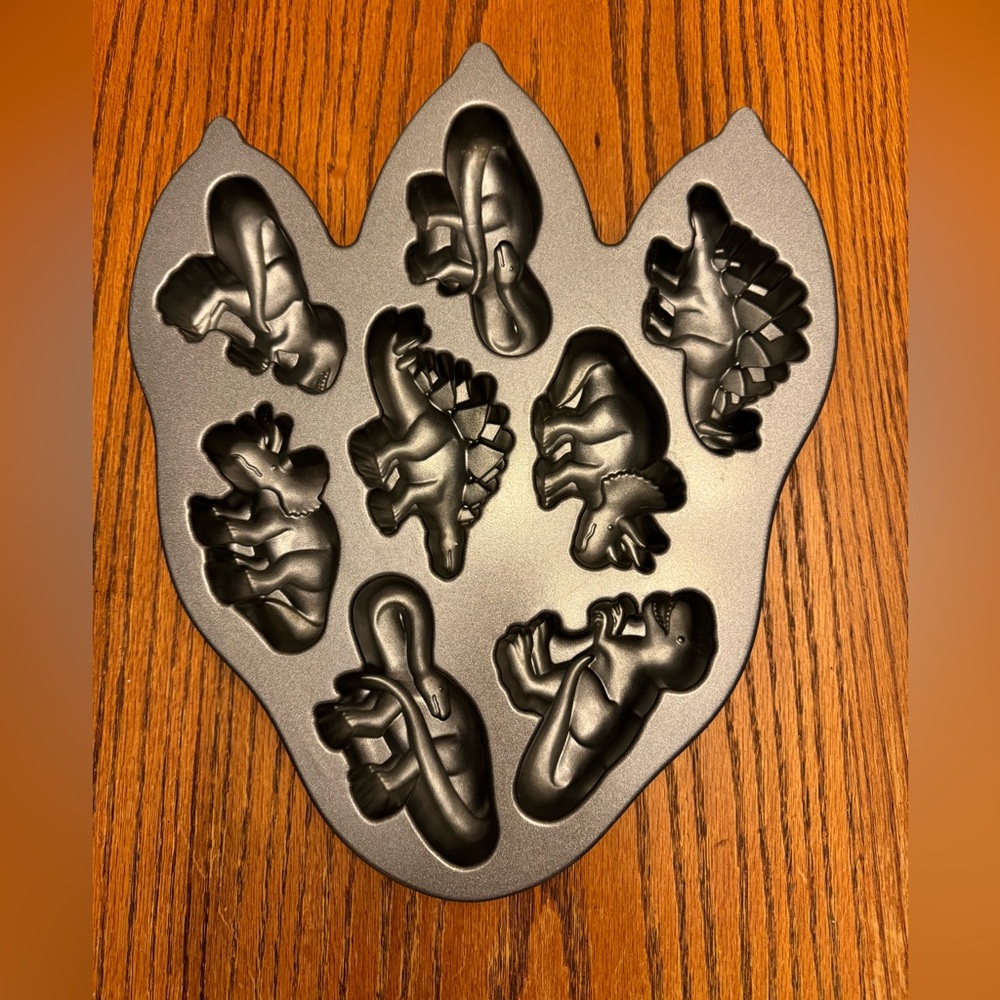 Nordic Ware Dinosaur Muffin Cupcake Pan